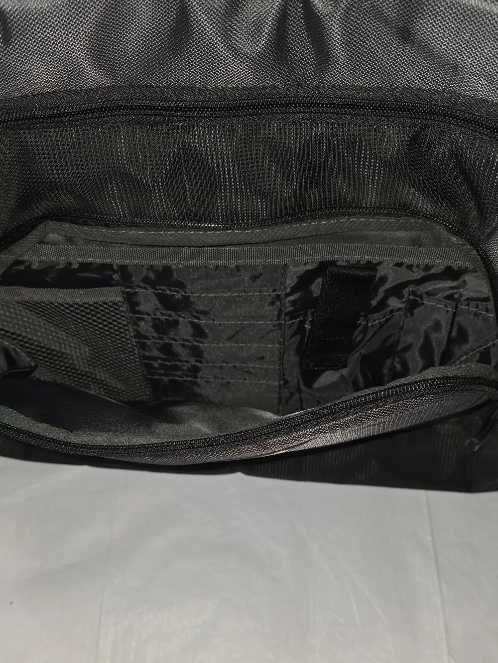 Eddie Bauer Nylon Messenger Laptop Bag Briefcase Travel‎ Gray Black